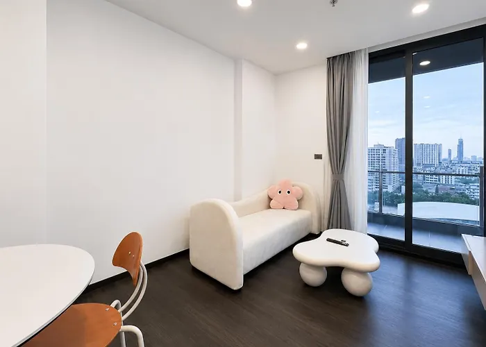 1br High Floor Partial River View *