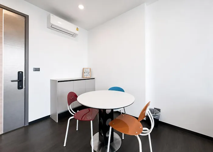 公寓 1br High Floor Partial River View