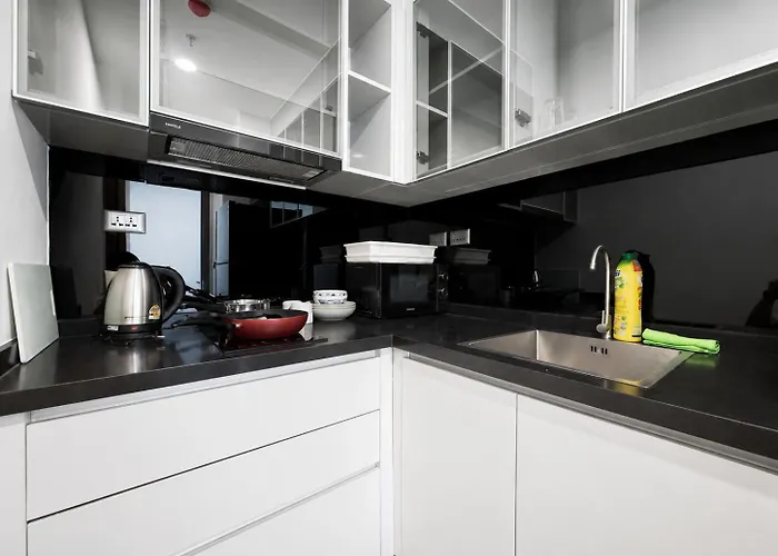 1br High Floor Partial River View 公寓 *