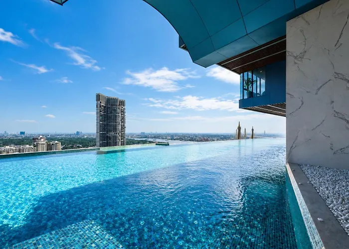 1br High Floor Partial River View *