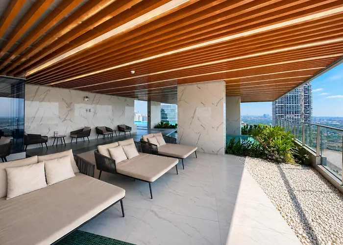 1br High Floor Partial River View 曼谷