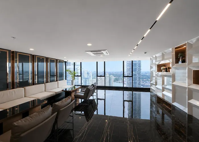 1br High Floor Partial River View 公寓