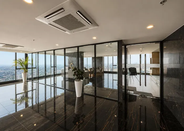 公寓 1br High Floor Partial River View 曼谷